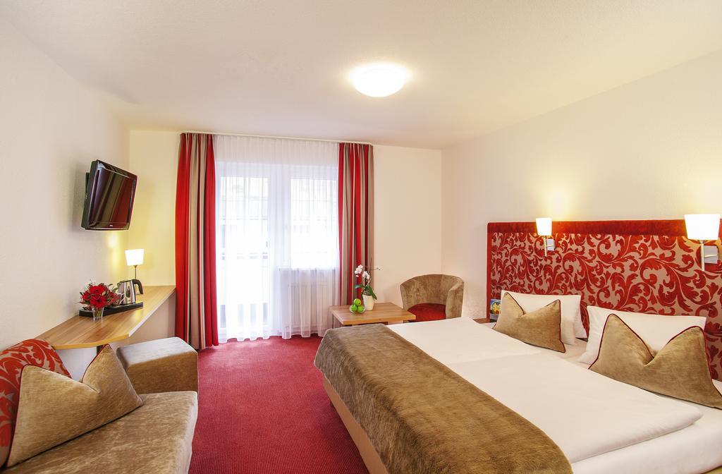 Hotel Garni Chasa Sulai Ischgl Bagian luar foto