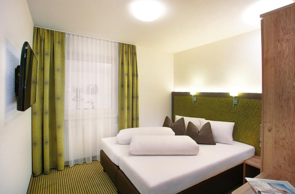 Hotel Garni Chasa Sulai Ischgl Ruang foto